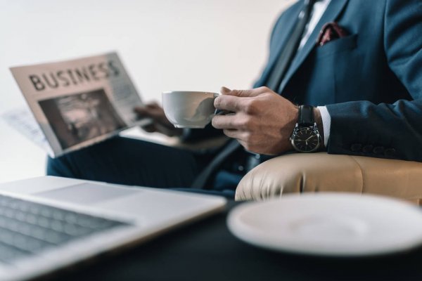 Курганские VIP и силовики почтили память погибших, возложив цветы к Вечному огню. Фото, видео